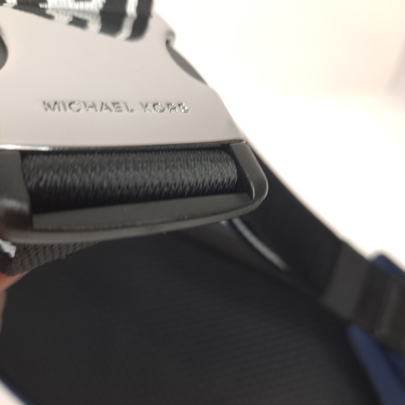 MICHAEL KORS MENS Kent Logo Tape Nylon Gabardine Belt Bag Sling  Pack Crossbody - Picture 11 of 13